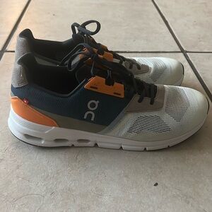 Oncloud Speedboard Men’s size 10